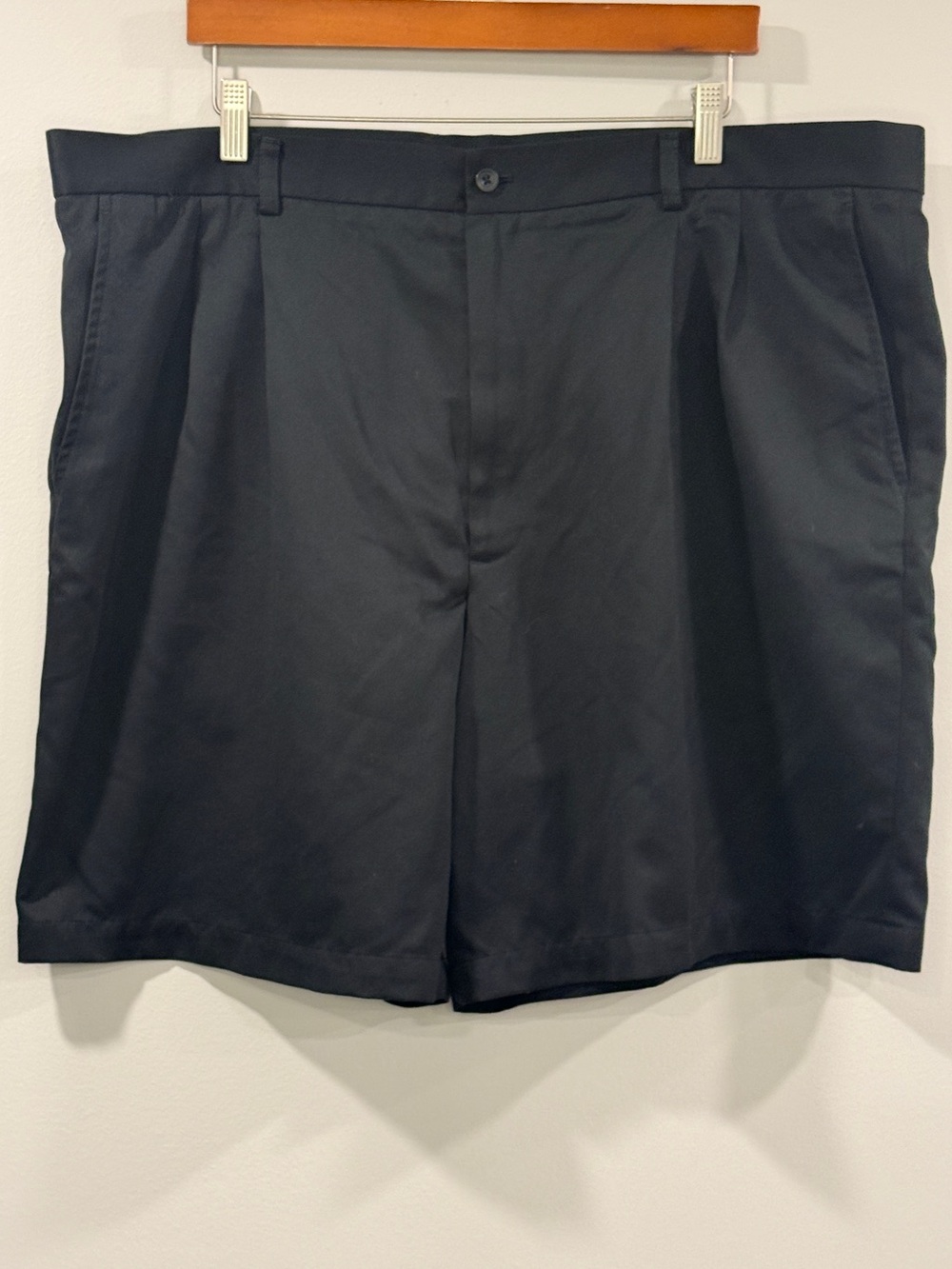Claiborne Mens Black Flat Front Classic Shorts Size 44
